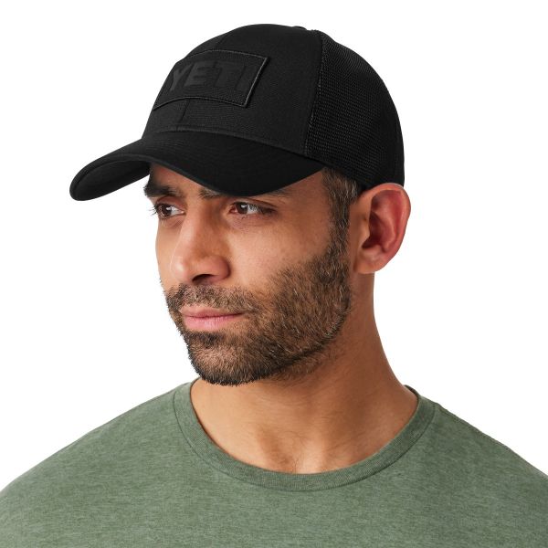 YETI CORE PATCH TRUCKER HAT BLACK/BLACK